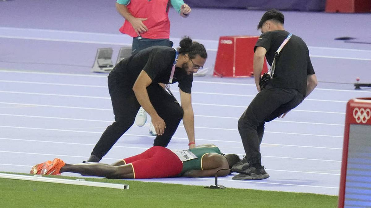 Lamecha Girma aus Äthiopien erlitt bei den Olympischen Spielen im Finale des 3000-Meter-Hindernislaufs einen schweren Sturz