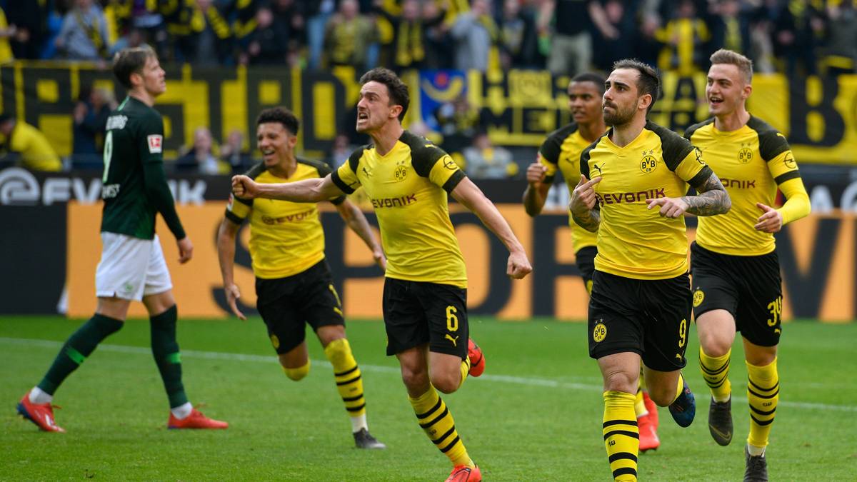 Borussia Dortmund thront wieder an der Spitze der Bundesliga! Der BVB übernahm nach einem 2:0-Sieg gegen den VfL Wolfsburg die Tabellenführung vor dem Duell mit dem FC Bayern am Samstag (FC Bayern - Borussia Dortmund ab 18.30 Uhr im LIVETICKER). Mit einer verhältnismäßig jungen Mannschaft spielt Dortmund immer wieder begeisternden Fußball