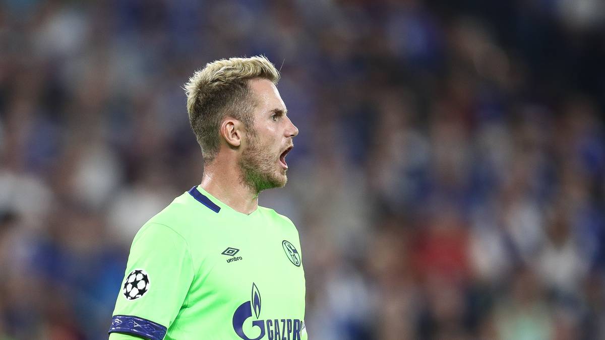 RALF FÄHRMANN: Entschärfte Barinovs Distanzkracher mit einer starken Parade (27.), ansonsten kaum geprüft - SPORT1-Note: 2,5