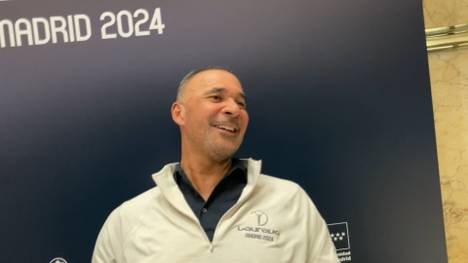 Ruud Gullit, Fußball-Legende aus den Niederlanden, traut der deutschen Nationalmannschaft viel zu. Nur mit der Idee, Joshua Kimmich auf die rechte Abwehrseite zu stellen, hadert der Oranje-Star am Rande der Laureus Awards.