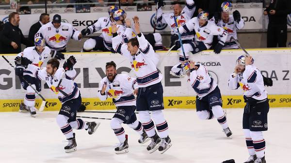 Grizzlys Wolfsburg v EHC Red Bull Muenchen- DEL Playoffs Final Game Four