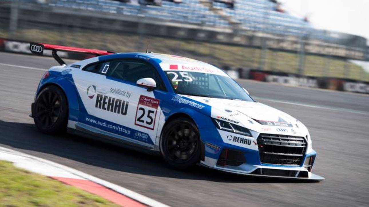 Audi TT Cup: Azcona triumphiert