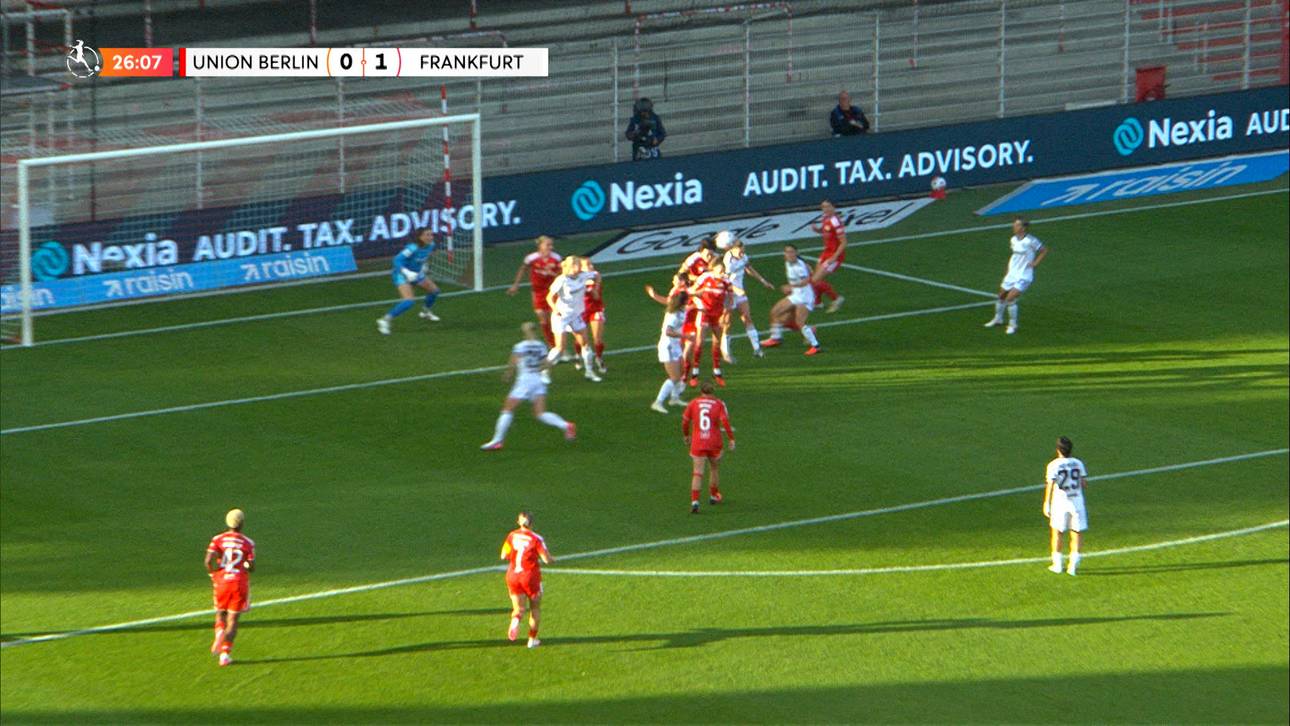 Mit dem Zopf! Hier wird Freigang zur Eintracht-Matchwinnerin