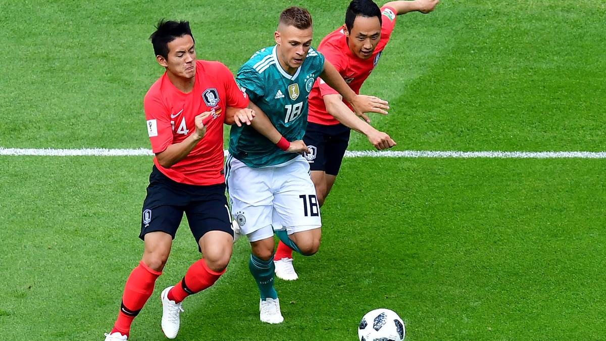 JOSHUA KIMMICH: Startete mit einem Ballverlust ins Spiel (5.), legte einen unnötigen Fehlpass nach (35.). Schaltete sich zwar mit nach vorne ein, jedoch ohne Durchschlagskraft und ohne Präzision bei seinen wenigen Flanken. Super-Hereingabe dann aber auf Goretzka (48.) und Gomez (68./71.). Mehr war es nicht. SPORT1-Note: 5 