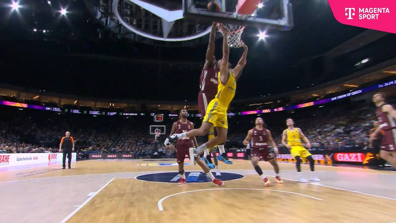 ALBA BERLIN - FC Bayern München (Highlights)