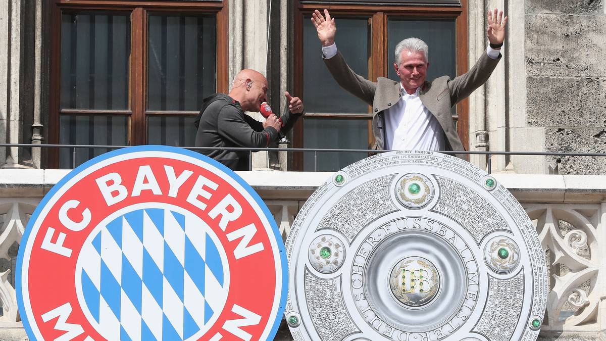 Dieser wird vom Lied "Wish you were here" von seiner Lieblingsband Pink Floyd verabschiedet. Zahlreiche Fans singen auf dem Marienplatz mit - und bereiten Heynckes zumindest einen versöhnlichen Abschied. SPORT1 blickt auf die letzte Saison seiner Karriere zurück