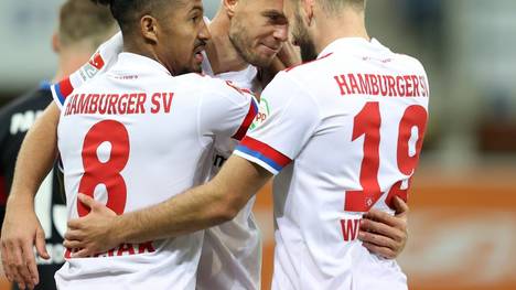 Der Hamburger SV schlägt Regensburg 3:1