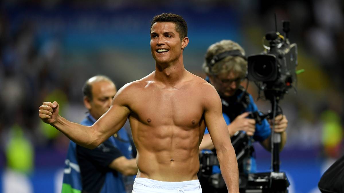 PLATZ 1: Cristiano Ronaldo (Portugal), Fußball - 77,4 Millionen Euro