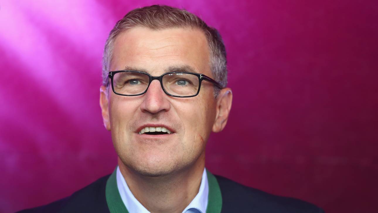 Bayern verlängert mit Finanz-Boss