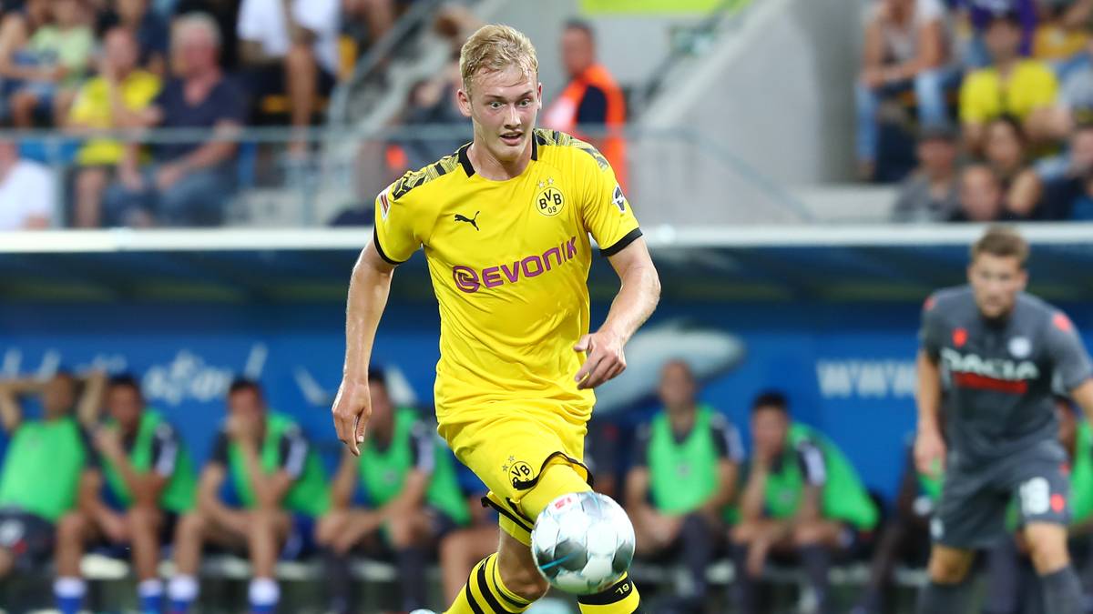 Neuzugang JULIAN BRANDT kann sowohl rechts als auch links über den Flügel kommen. Zwar stieg der Nationalspieler nach seinen Adduktorenbeschwerden am Donnerstag wieder ins Training ein. Ein Einsatz im Pokal ist aber unwahrscheinlich