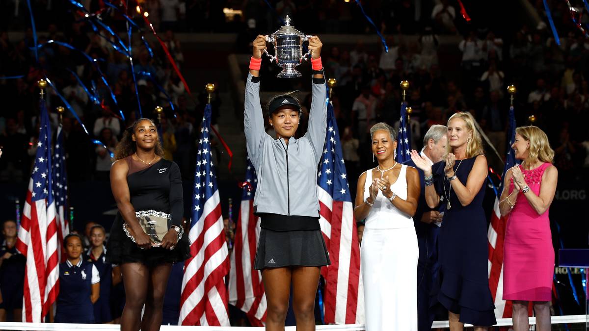 So konnte Osaka am Ende voller Stolz ihren ersten Grand-Slam-Titel bejubeln. Zugleich war es der erste Grand-Slam-Einzelerfolg einer Japanerin