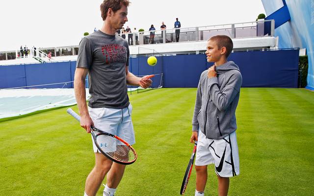 David Beckhams Sohn Romeo Beckham Spielt Tennis Mit Andy Murray