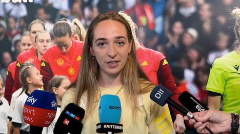 Die 20-jährige Franziska Kett überzeugt bei ihrem EM-Startelf-Debüt gegen Frankreich. Sophia Kleinherne hat nur lobende Worte für das DFB-Talent übrig.