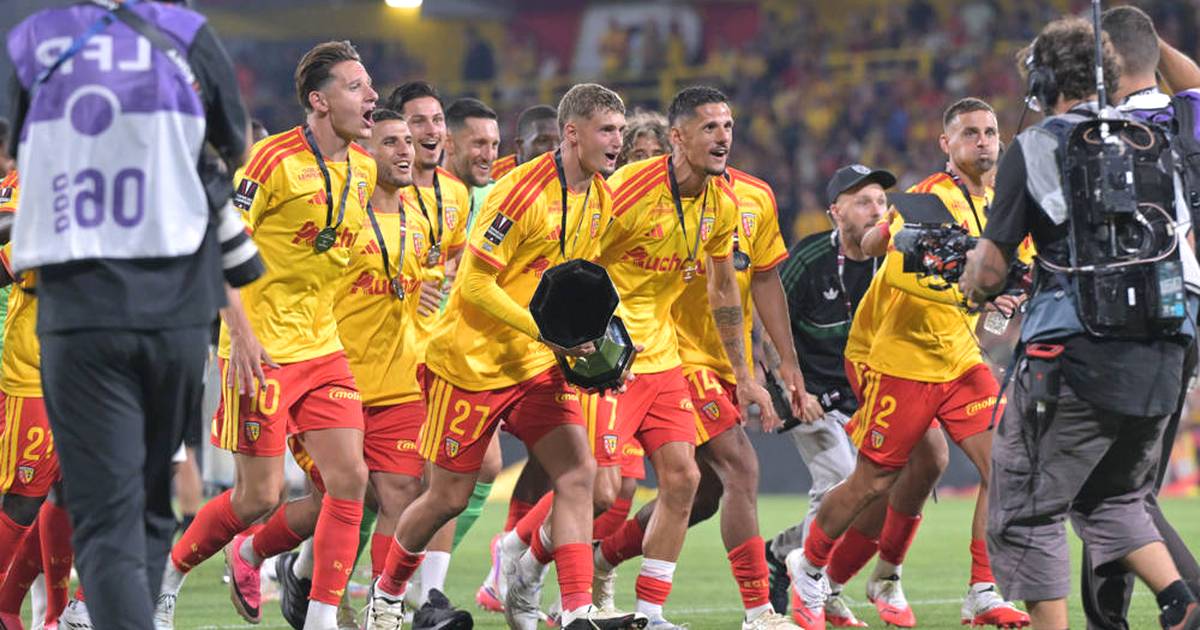 Toppmöller's team shocks PSG!