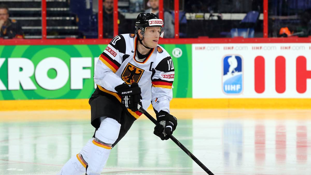 Christian Ehrhoff, 32, Verteidiger: Deutschlands Star-Verteidiger von den Chicago Blackhawks zeichnet sich vor allem durch seine herausragenden Offensiv-Qualitäten aus. Ab und an gerät er jedoch in Schwierigkeiten gegen große, starke Stürmer