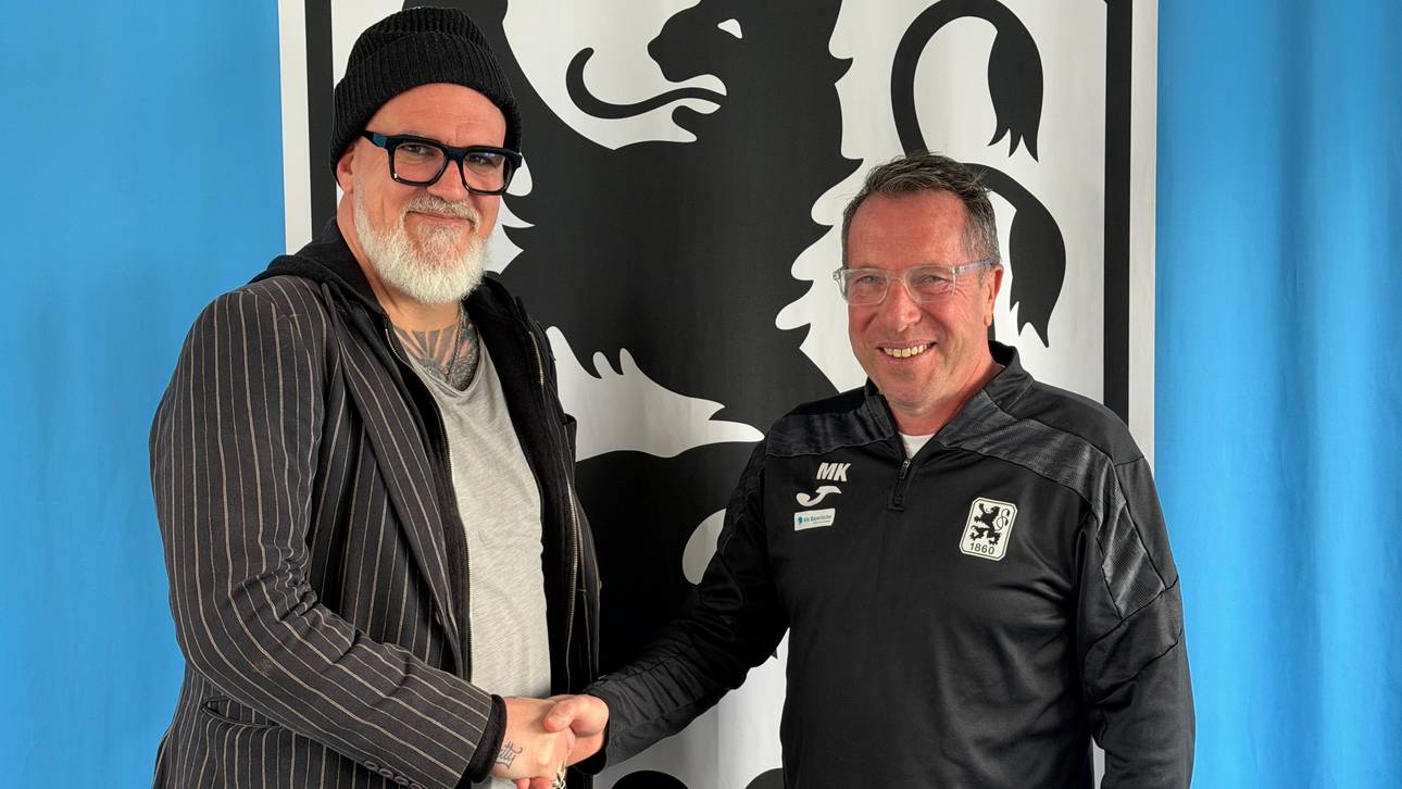 SPORT1-Reporter Reinhard Franke und Löwen-Trainer Markus Kauczinski 