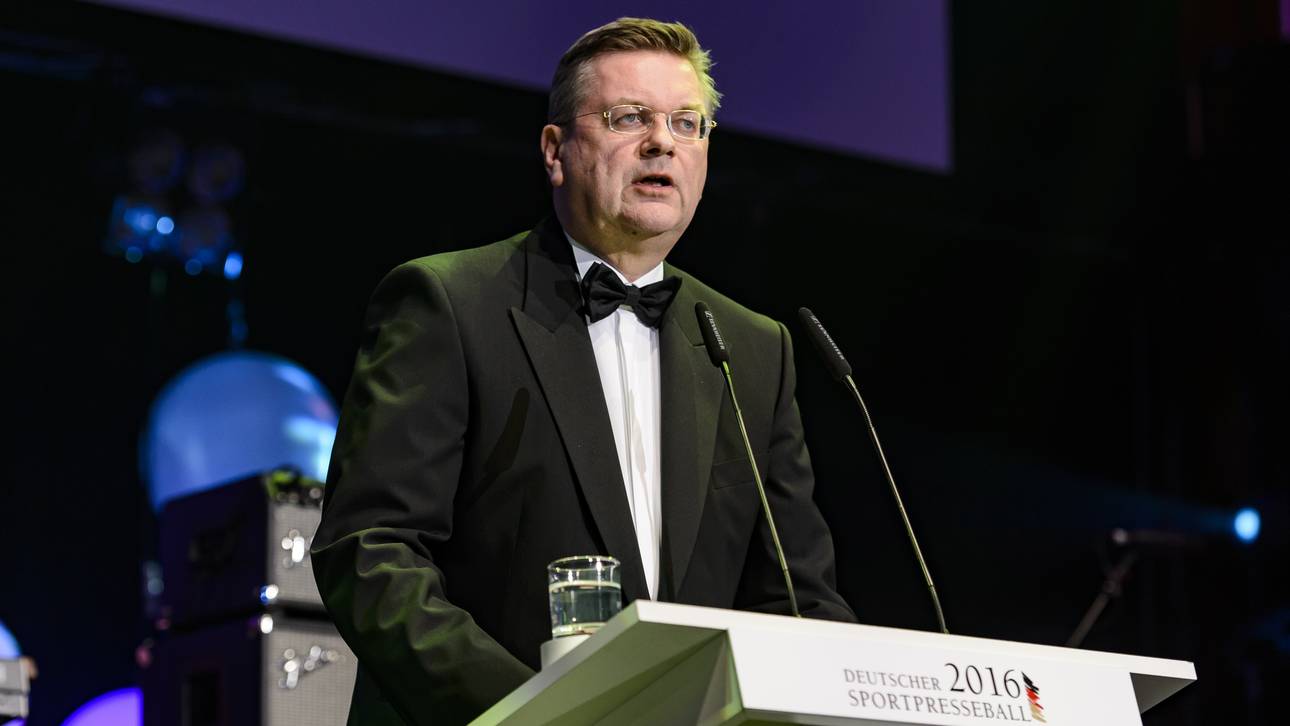 Grindel nimmt WM-OK in die Pflicht