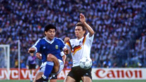 Nach dem Tod von Diego Maradona sprechen Klaus Augenthaler und Karl-Heinz Riedle über die Begegnungen mit Diego Maradona. So erlebten sie die Spiele gegen die Fußball-Legende