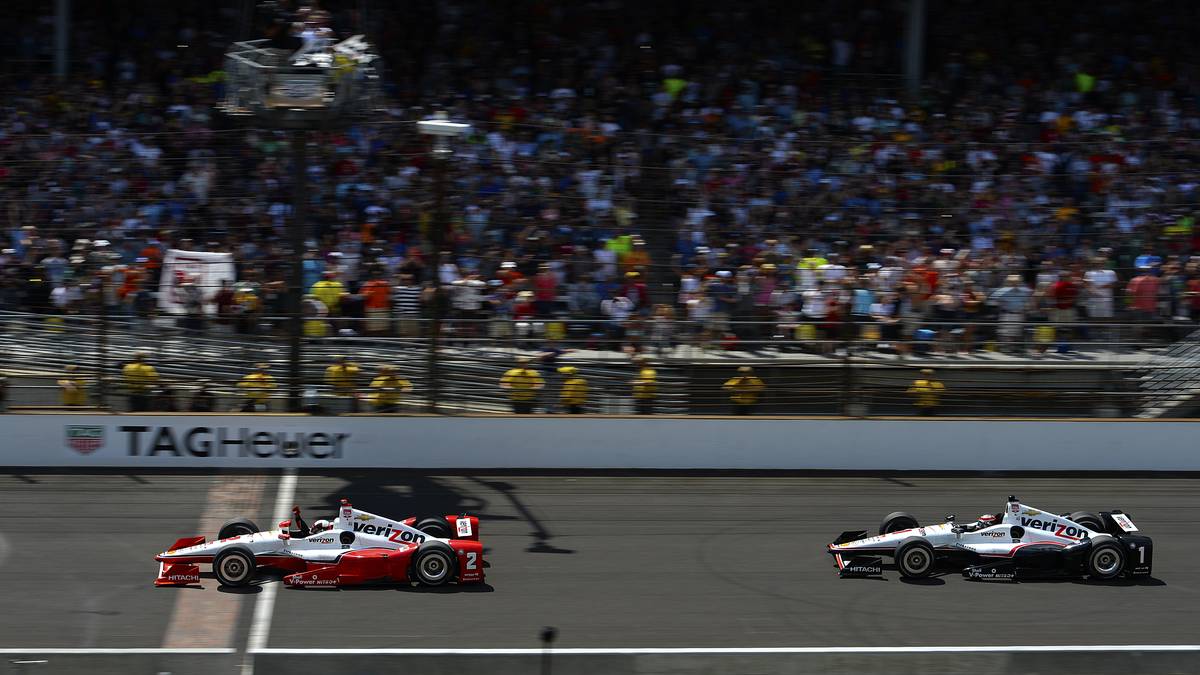 Hauchdünn geht es auch ein Jahr später zu. Juan Pablo Montoya, Will Power und Scott Dixon liefern sich ein Kopf-an-Kopf-Rennen, das Montoya letztlich für sich entscheiden kann