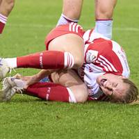 Nach dem Remis zum Auftakt finden die Frauen des FC Bayern in die Erfolgsspur zurück. Sorgen bereitet die Verletzung einer Nationalspielerin.