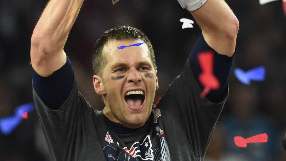 2017, NEW ENGLAND PATRIOTS (34:28 gegen die Atlanta Falcons): Und wieder einmal Tom Brady. Der Quarterback gewinnt mit den Pats seinen fünften Super Bowl. Es ist ein Spiel für die Ewigkeit. Zum ersten Mal geht das Endspiel in eine Verlängerung