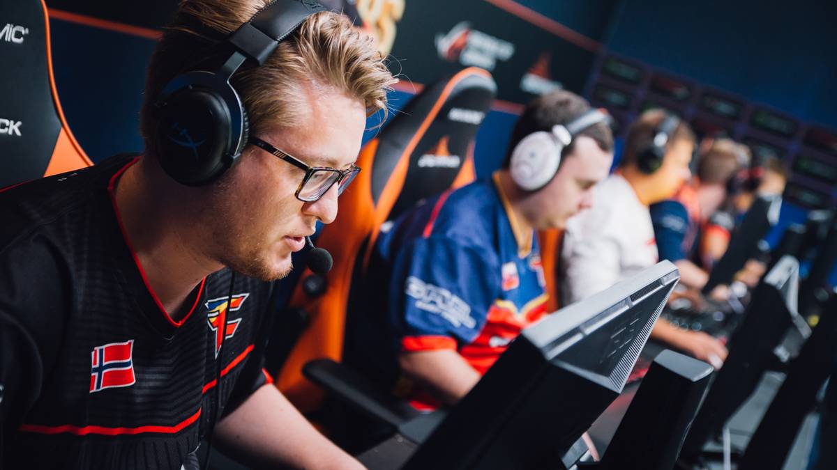 Platz 3: rain ist seit Jahren ein Garant für Highlight-Szenen. Nun wo sein Team FaZe auf der Erfolgswelle schwimmt, blüht der Rifler noch mehr auf