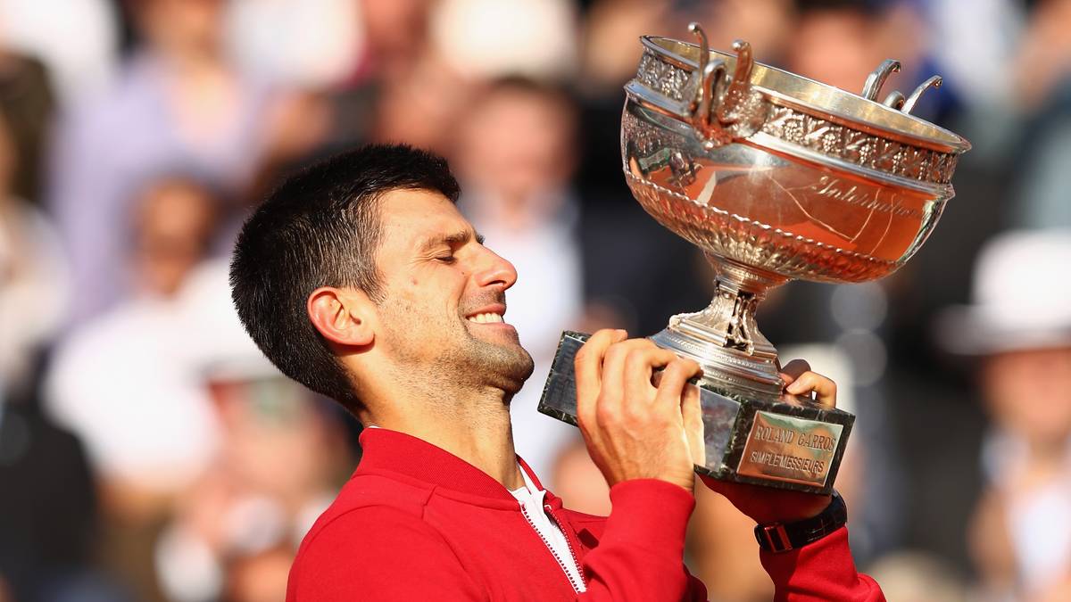 NOVAK DJOKOVIC: Der Serbe ist der Titelverteidiger, gilt dennoch nicht als Titelaspirant Nummer eins, was nicht allein am traditionell starken Nadal liegt. Denn der "Djoker" erlebt seit seinem Sieg in Paris vor einem Jahr eine Sinnkrise, bleibt seitdem oft hinter den Erwartungen zurück. 