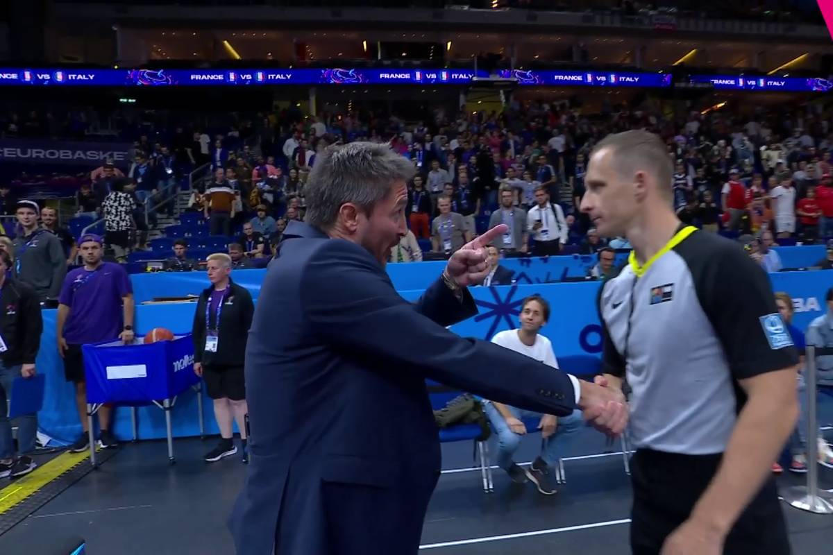 Bei der Basketball EM kam es erneut zu Problemen mit den Schiedsrichtern. Italiens Trainer Gianmarco Pozzecco und Forward Nicolò Melli sind unzufrieden nach deren EM-Aus gegen Frankreich