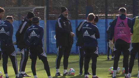 Mit dem 3:0-Heimsieg gegen Nürnberg hat der HSV einen weiteren großen Schritt in Richtung Aufstieg gemacht. Dabei lässt sich das Team von Trainer Tim Walter von keinerlei Unruhen rund um die Mannschaft beirren und wirkt so gefestigt, wie seit Jahren nicht.