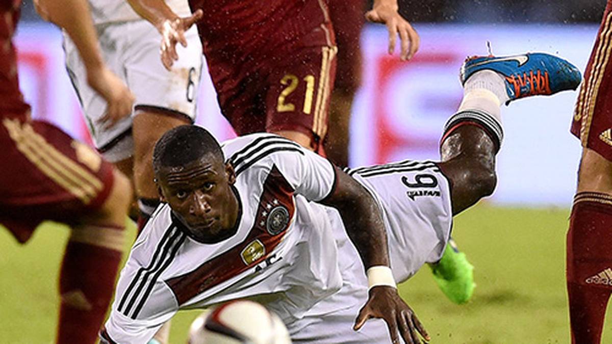 ANTONIO RÜDIGER: Der Stuttgarter Verteidiger zeigte  sein bisher bestes Länderspiel. Stark im Kopfball- und Stellungsspiel, giftig in den Zweikämpfen. Im Spiel nach vorne ist allerdings noch Luft nach oben. SPORT1-Note: 3