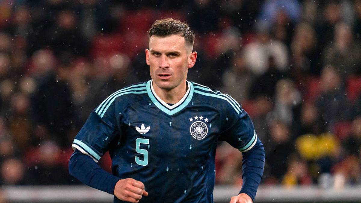 PASCAL GROSS:
Alter: 34, Verein: Brighton & Hove Albion, Länderspiele: 18; Tore: 1