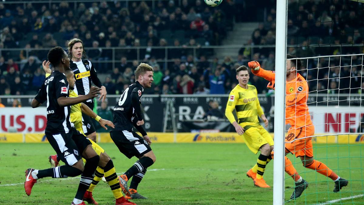 Man darf aber auch nicht vergessen: Bürki zeigt auch immer wieder starke Leistungen. So zum Beispiel beim 1:0-Sieg in Mönchengladbach. Bürkis Bilanz dabei: Elf Paraden und damit neuer Saisonrekord in der Bundesliga 