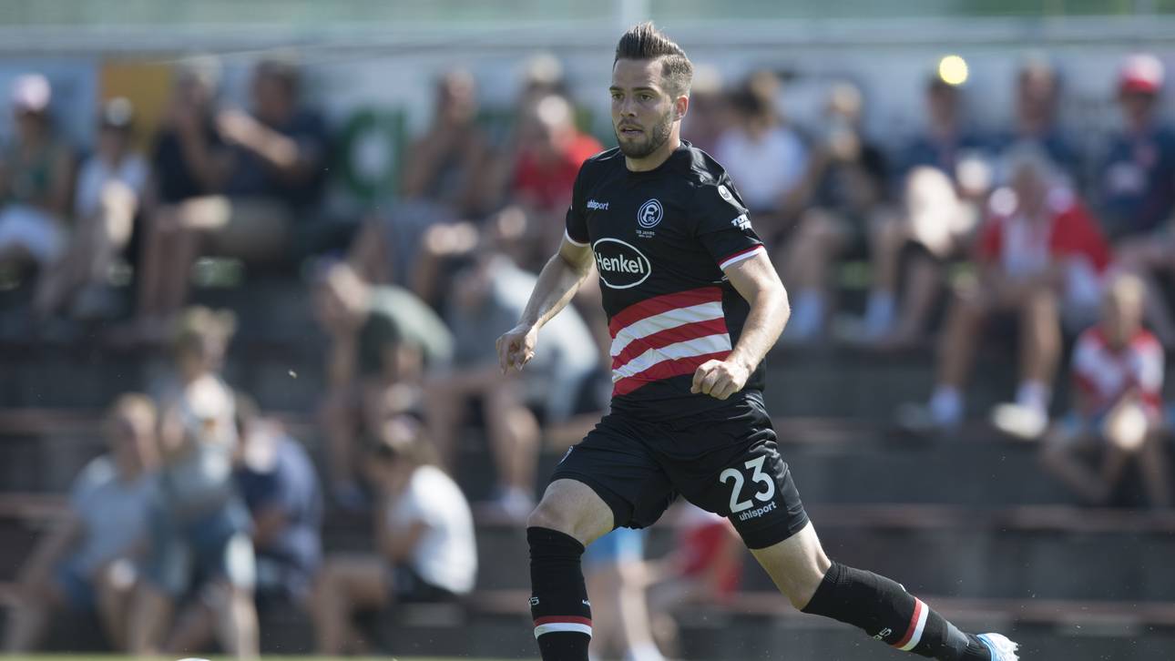 Düsseldorf siegt bei Baker-Debüt