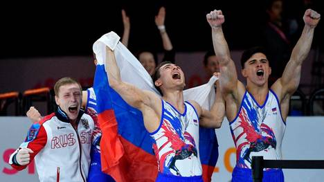Die russische Turn-Mannschaft gewinnt Gold bei der Kunstturn-WM in Stuttgart