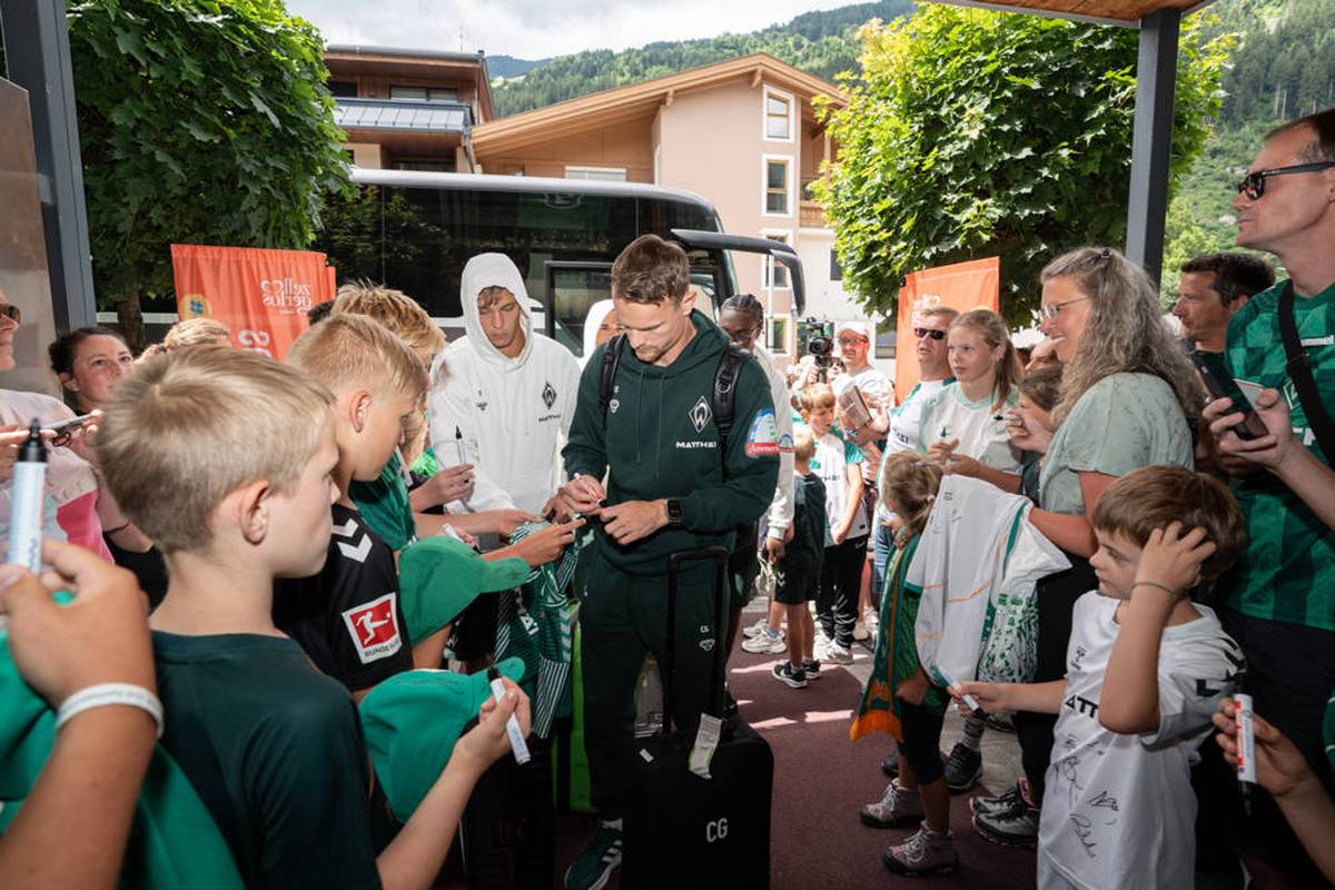 Christian Groß, ehemaliger Profi von Werder Bremen, ist in neuer Funktion zurück an der Weser - zur Freude auch seiner ehemaligen Mitspieler.