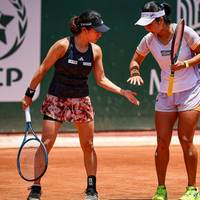 Das Tennis-Duo Aldila Sutjiadi (Indonesien) und Miyu Kato (Japan) ist im Achtelfinale der French Open disqualifiziert worden.