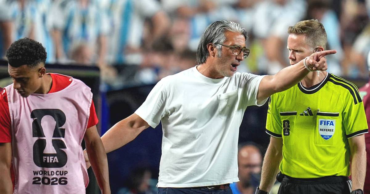 Swiss coach furious after bizarre red card!
