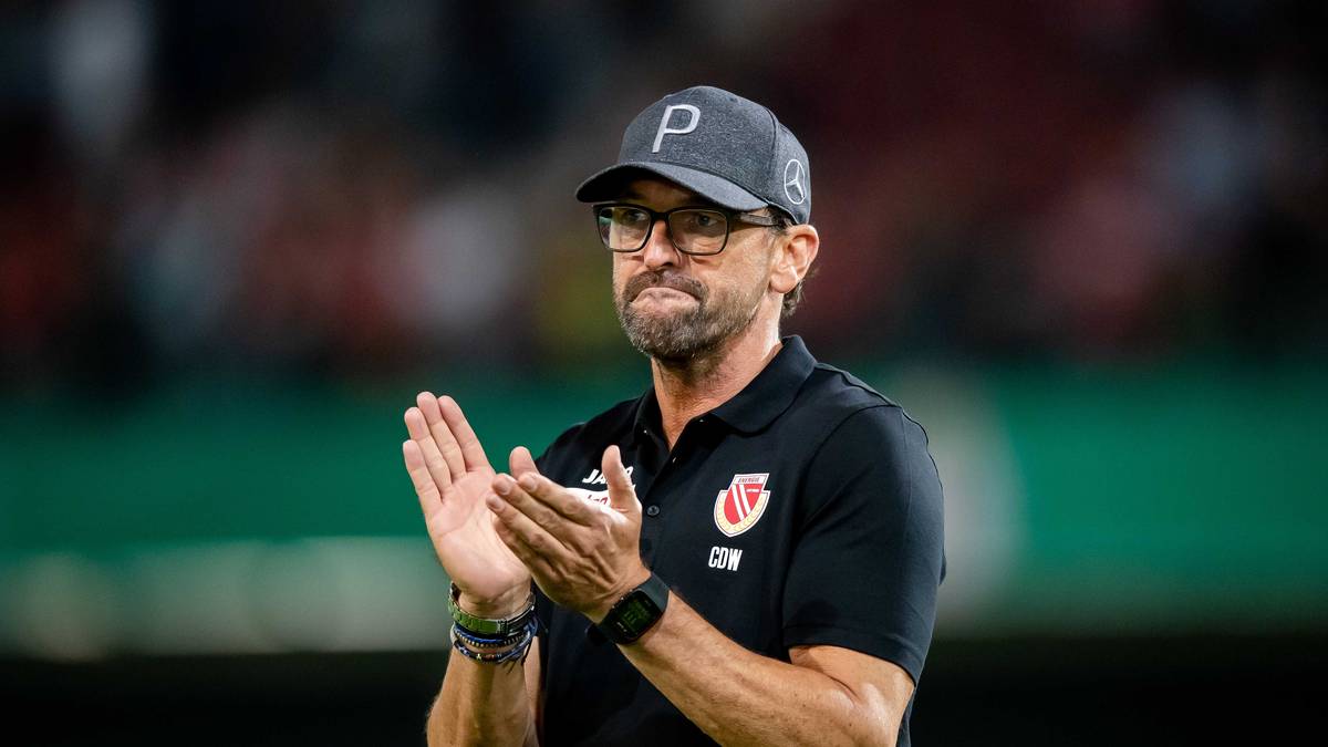 Keine 24 Stunden später gab der Verein bereits seinen Nachfolger bekannt. Claus-Dieter Wollitz übernimmt fortan die Magdeburger und unterschreibt einen Vertrag bis 2021. 