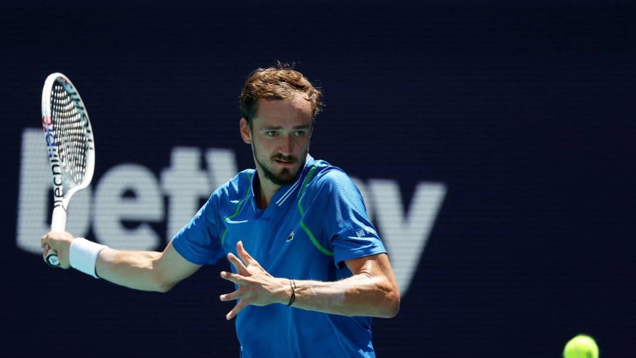 Medvedev siegt und bleibt Angstgegner