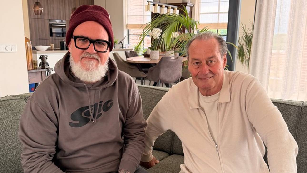 SPORT1-Reporter Reinhard Franke (l.) traf Huub Stevens zum Exklusiv-Interview in den Niederlanden