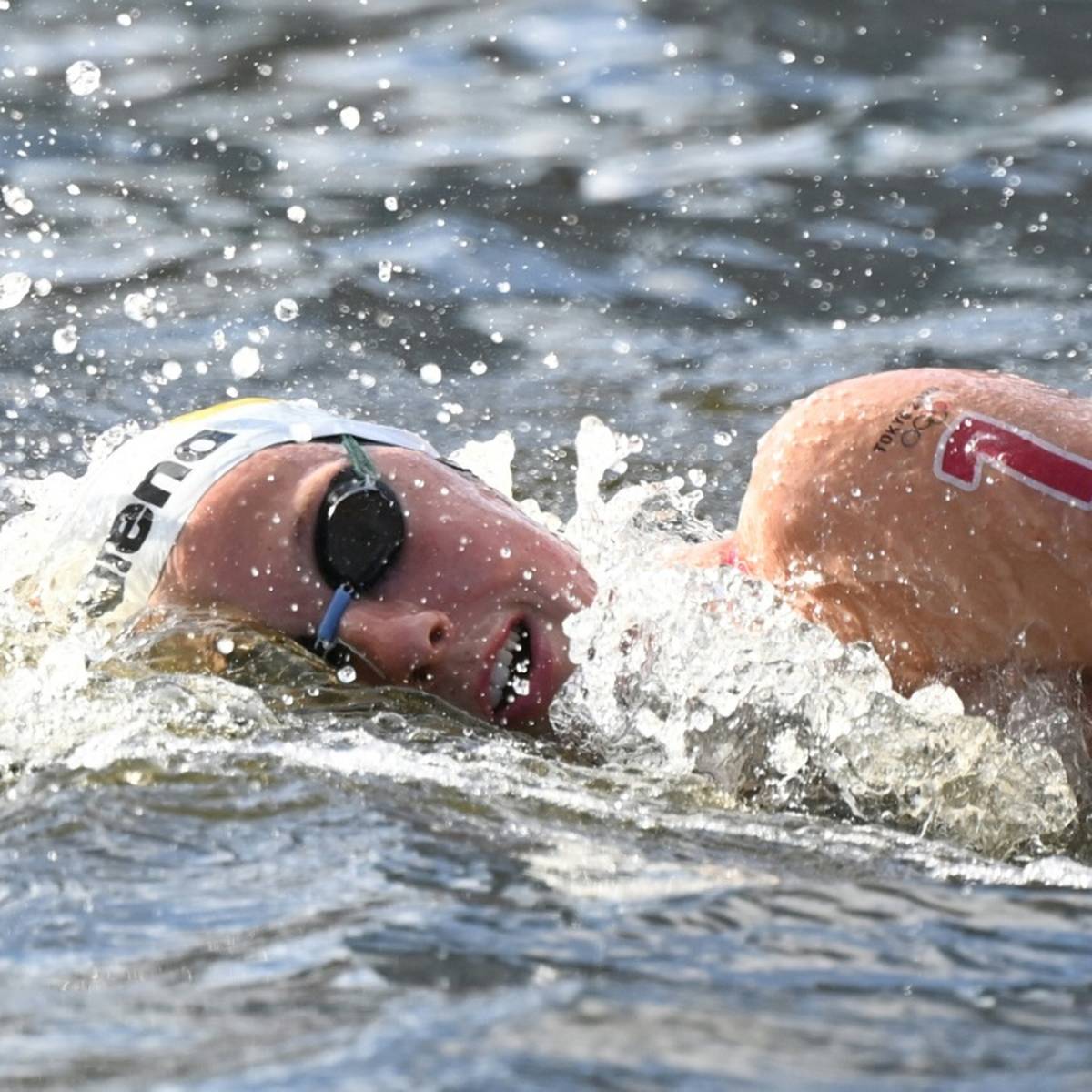 Staffelweltmeisterin Leonie Beck hat bei der Schwimm-WM in Budapest knapp ihre zweite Medaille verpasst.