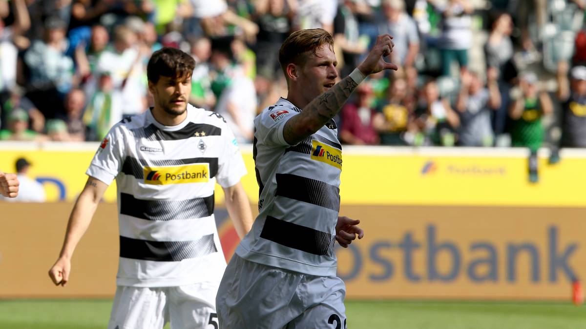 ZUGÄNGE: Andre Hahn (Borussia Mönchengladbach/6 Millionen), Kyriakos Papadopoulos (Bayer Leverkusen/6,5 Millionen), Julian Pollersbeck (1.FC Kaiserslautern/3,5 Millionen), Bjarne Thoelke (Karlsruher SC/ablösefrei), Mohamed Gouaida (FC St. Gallen), Sven Schipplock (Darmstadt 98), Batuhan Altintas (Kasimpasa), Arianit Ferati (Fortuna Düsseldorf/Leih-Ende), Rick van Drongelen (Sparta Rotterdam), Jonas Behounek, Vasilije Janjicic (beide eigene Jugend)