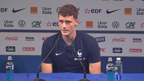 Benjamin Pavard bedauert den Abgang von David Alaba vom FC Bayern und erklärt, dass sein eigenes Adieu noch lange nicht folgen wird.