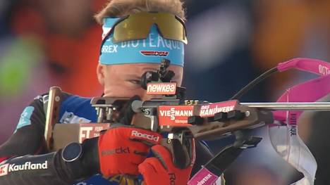 Beim letzten Staffelrennen dieser Saison läuft das deutsche Quartett mit zwei Strafrunden und elf Nachladern am Podest vorbei. Großen Jubel gibt es bei den Norwegern.