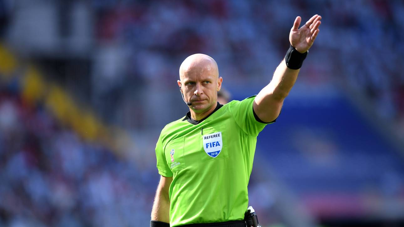 Pole leitet Spiel gegen Schweden