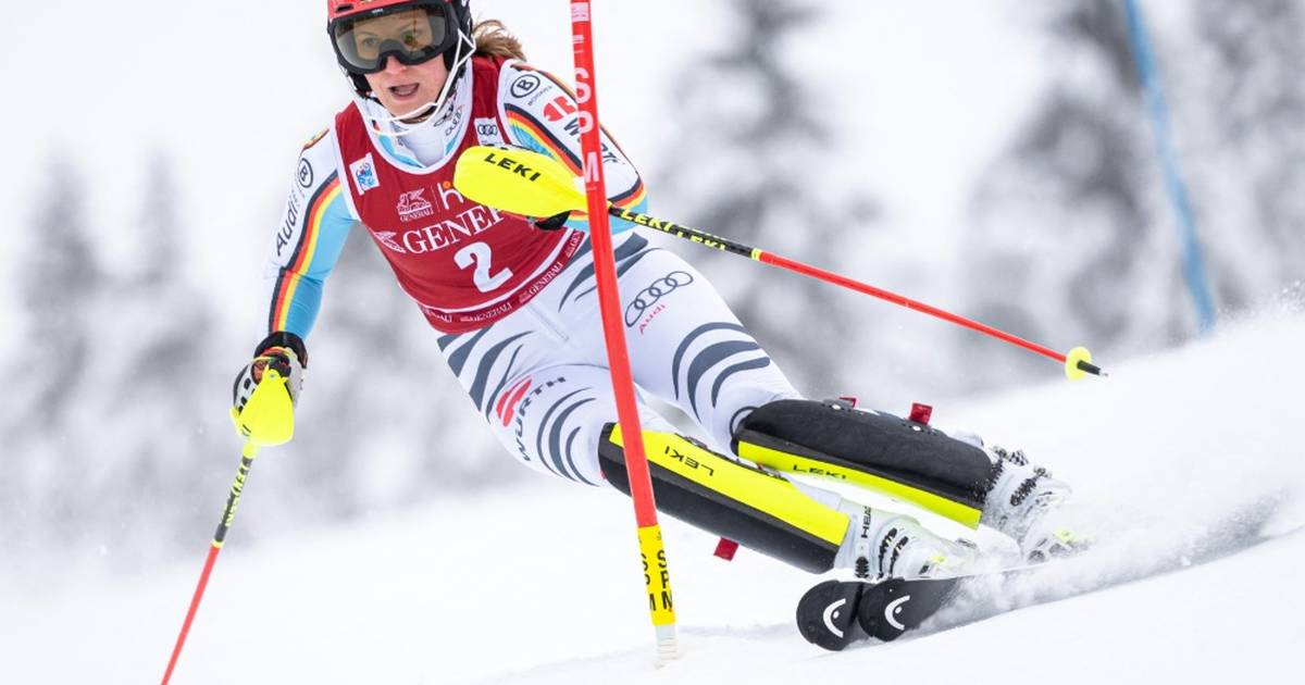 Nachtslalom in Schladming: Dürr zur Halbzeit starke Zweite