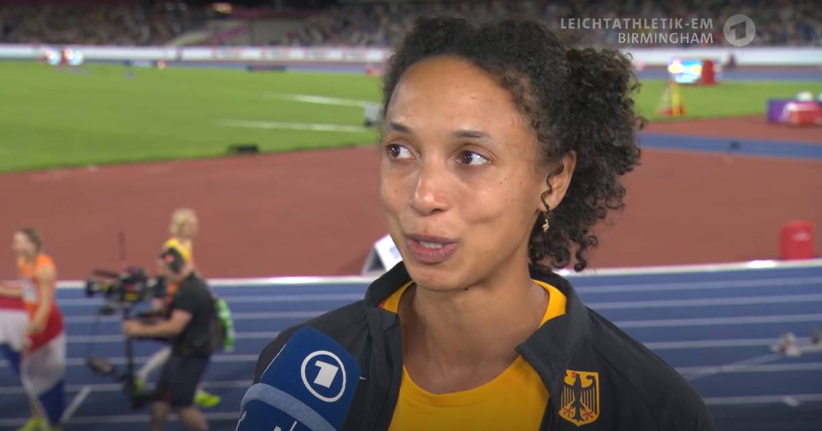 Malaika Mihambo kann ihre Emotionen nicht verbergen