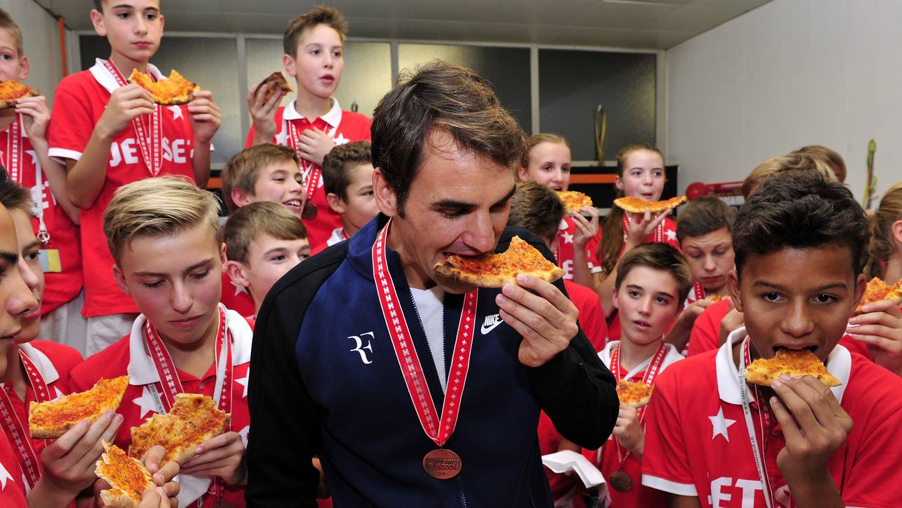 Federer feiert Sieg beim Heimspiel