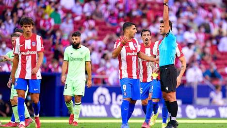 Joao Felix (l.) kassierte bei Atlético Madrid einen Platzverweis