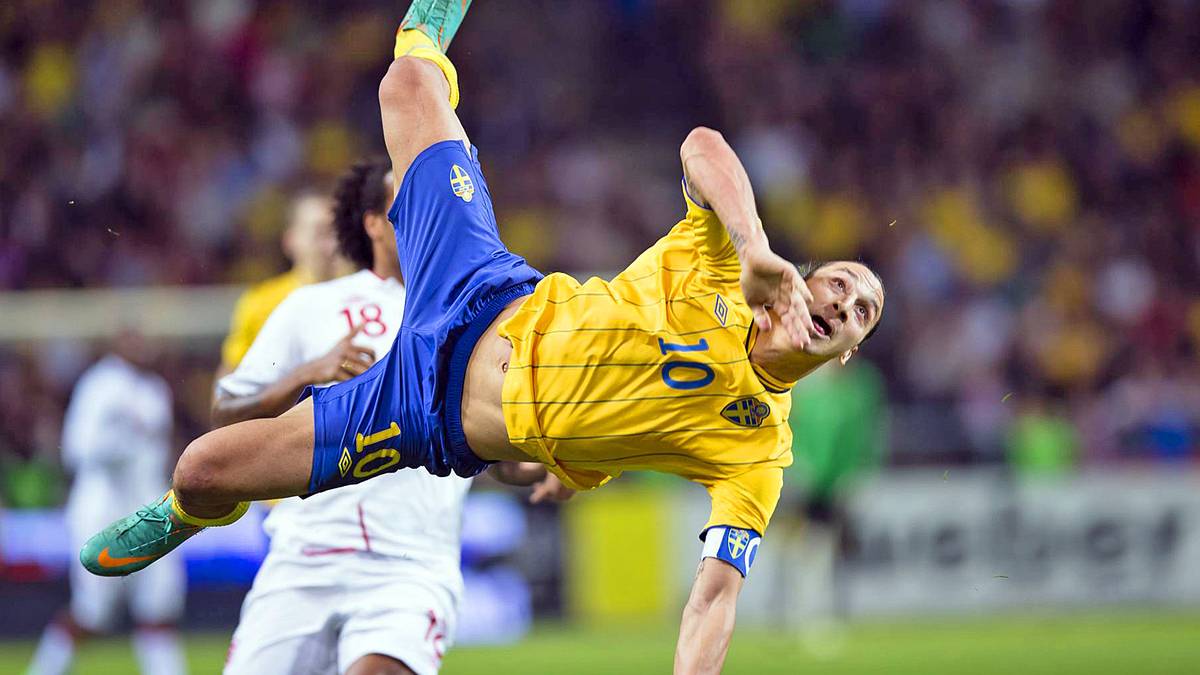 Unvergessen aus seiner Zeit im Nationalteam bleibt der 14. November 2012, als er beim 4:2 gegen England alle vier Tore erzielt - darunter eines per akrobatischem Fallrückzieher aus gut 25 Metern. Es gilt als inoffizielles Tor des Jahrhunderts